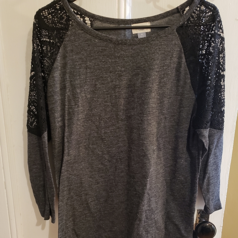 Meduim gray t-shirt
